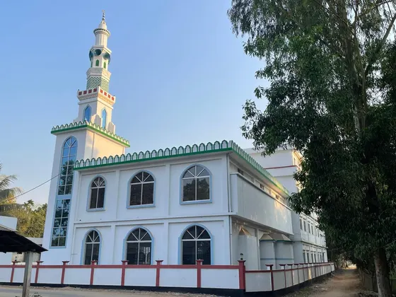 Construction Of Minaret Completion